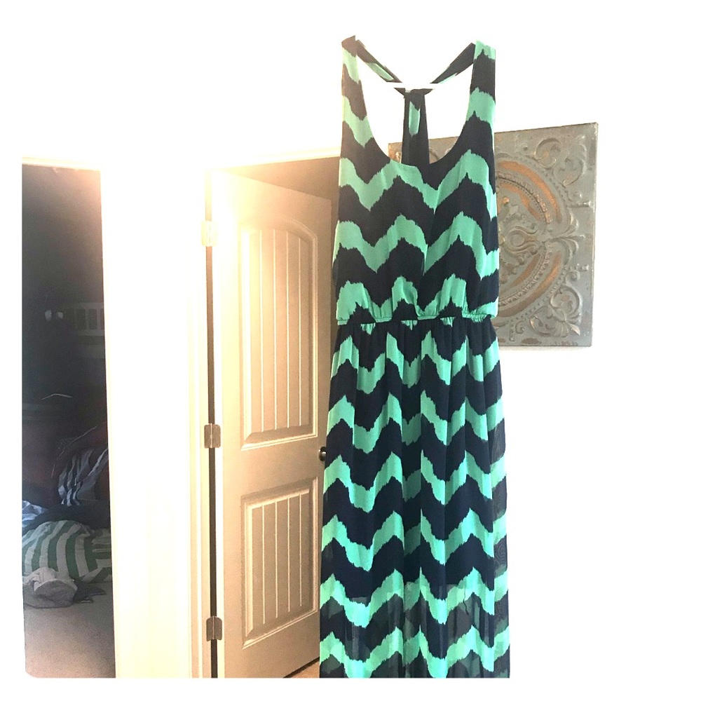 Francesca’s NWT Navy-Green Zigzag Maxi